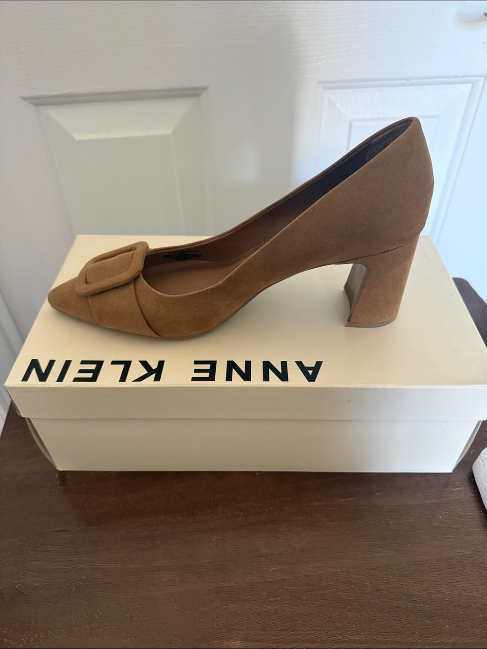 Anne Klein Women’s Bentley Buckle Block Heel Sz 8M New in Box Color San - Picture 4 of 5